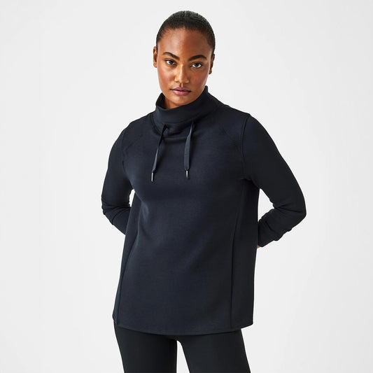 Air Essentials Pull Over Very Black