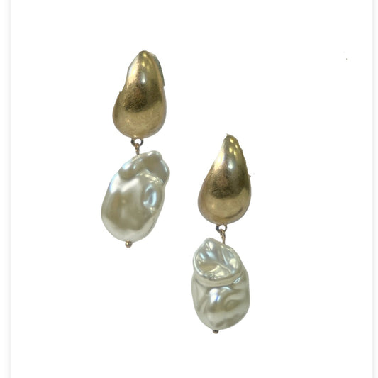 Pearl Drop Earrings in Vintage Gold