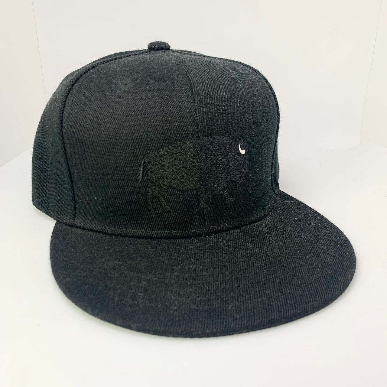 Standing Buffalo Flat Brim Black