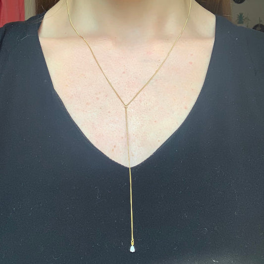 Delicate Teardrop Necklace Gold